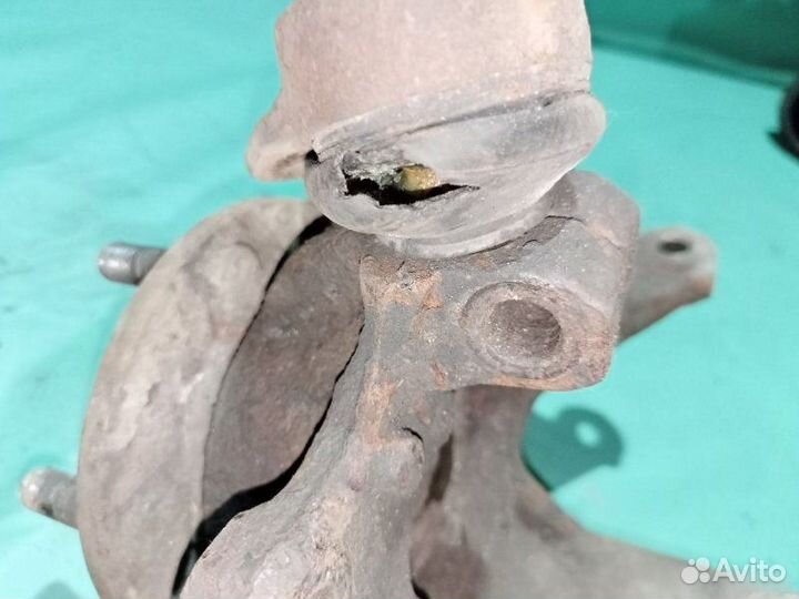 Кулак поворотный передний левый Ford Mondeo 3