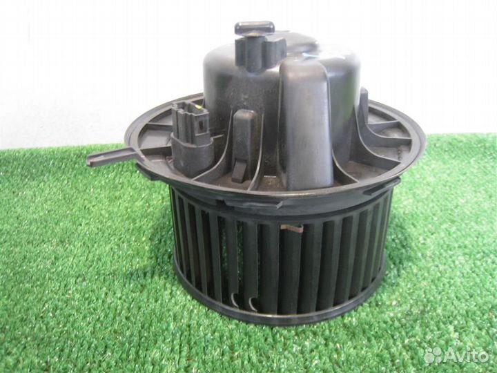Моторчик печки volkswagen Tiguan (5N1) 2011