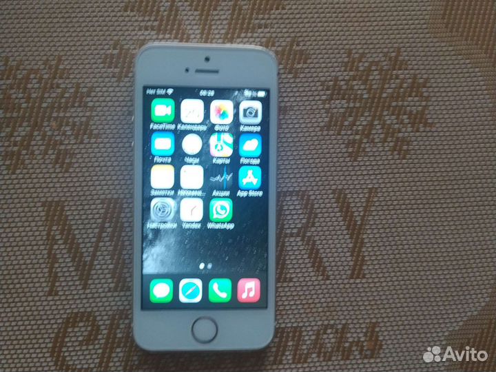 Телефон iPhone 5se