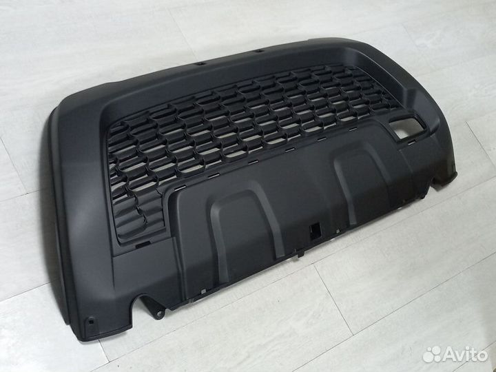 Решетка в бампер нижняя Renault Duster 1 2015-2020