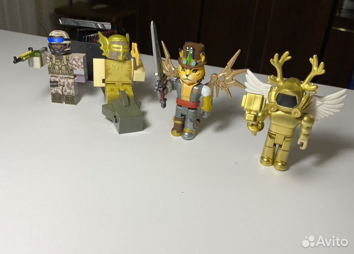 Roblox фигурки