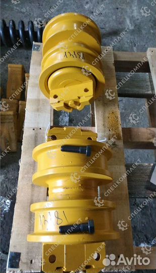 Cat D6R Каток опорный бульдозера