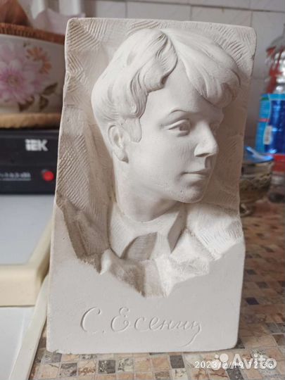 Бюст Есенина