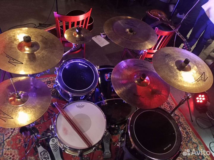 Обучение игре на барабанной установке