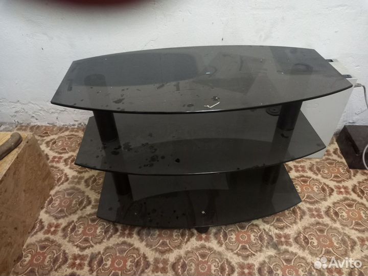 Стеклянная тумба-стол под телевизор