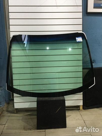 Лобовое стекло Митсубиси Спейс Гир