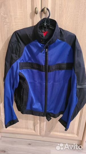 Мотокуртка dainesse 52 в отличном состоянии. Ткань