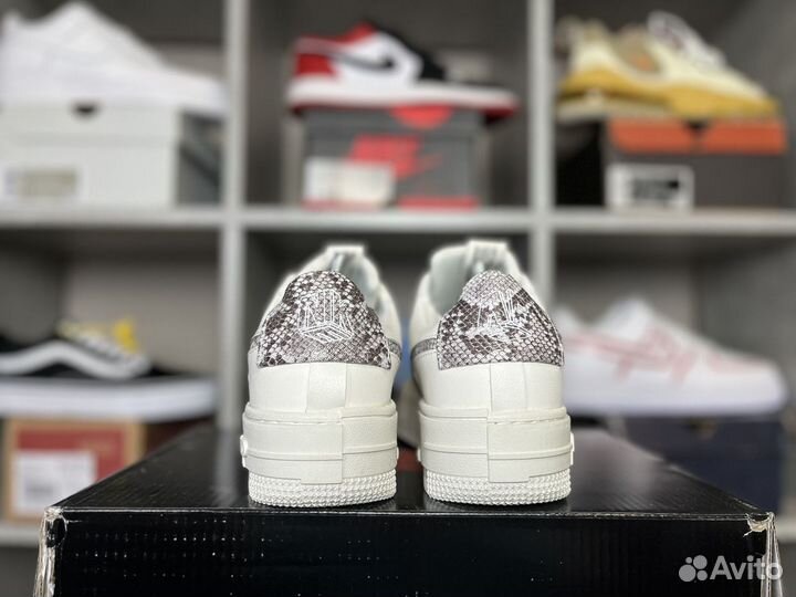 Женские кроссовки Nike Pixel Low