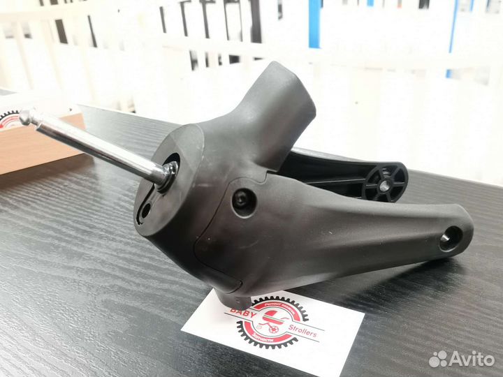 Вилка для коляски черная