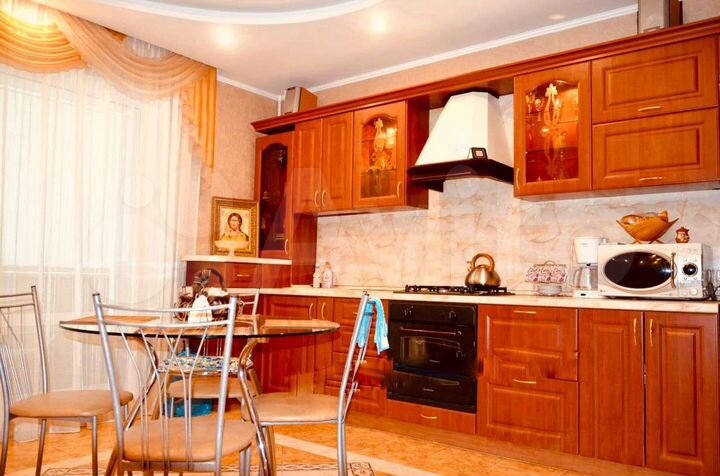 3-к. квартира, 100,8 м², 3/5 эт.