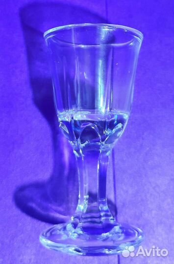 Рюмка капелька