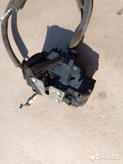 Замок двери Infiniti FX50 S51