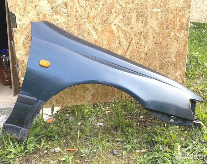 Крыло переднее правое Toyota Carina E седан 4AFE