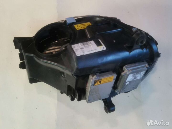 Фара левая Mercedes-Benz R251