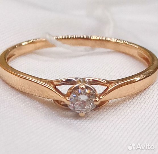 Золотое кольцо с бриллиантом 18р
