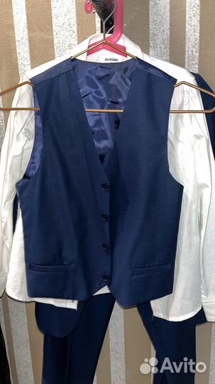 Костюм тройка на мальчика 128