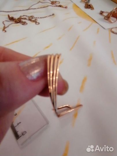 Золотые серьги