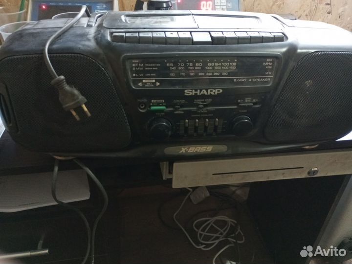Кассетный магнитофон sharp
