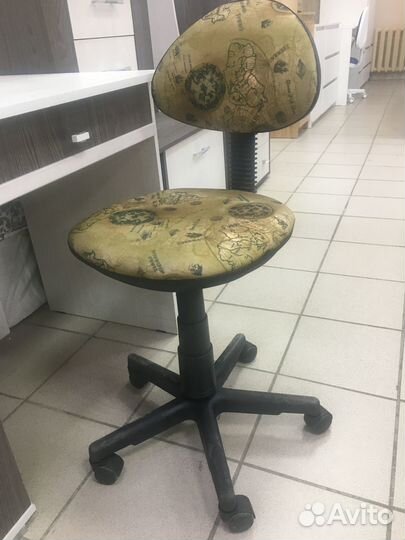 Компьютерное кресло 