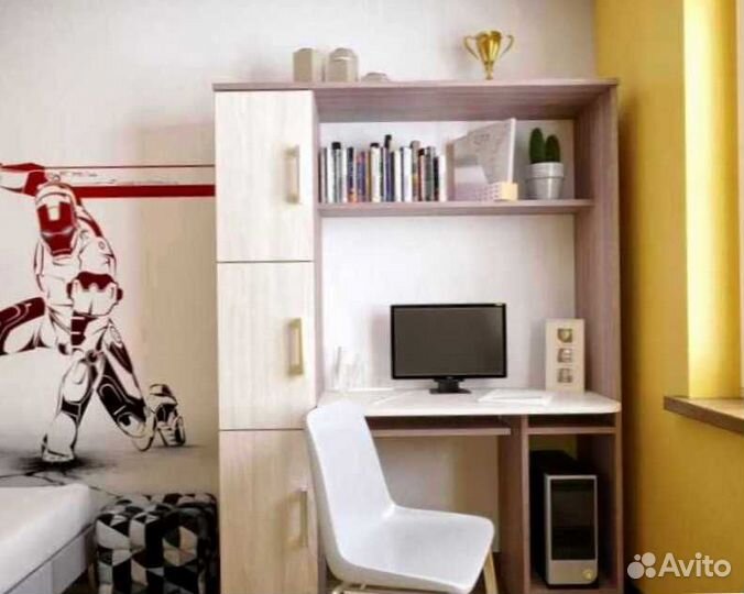 Детская рабочая зона у окна