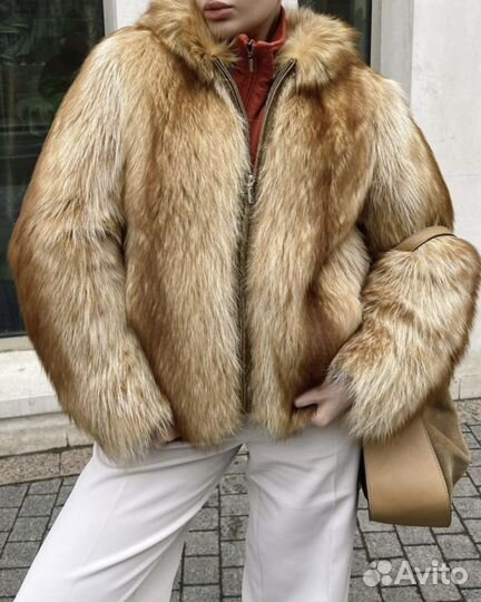 Шуба из енота с капюшоном натуральная