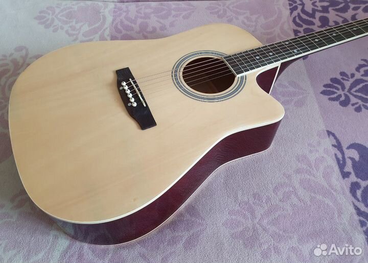 Гитара эстрадная (новая)
