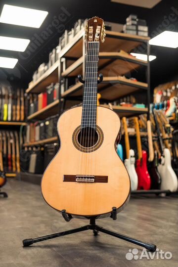 Классическая гитара Alhambra Classical Conservator