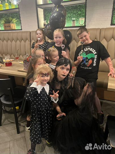 Аниматор. Неоновое шоу. Тесло шоу