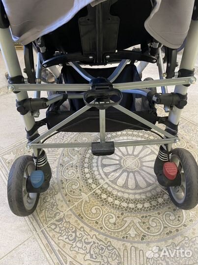 Прогулочная коляска трость