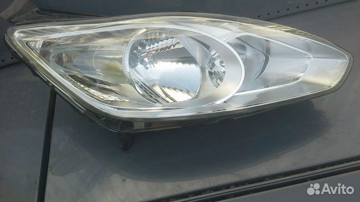 Фара правая Ford Grand C Max 2012