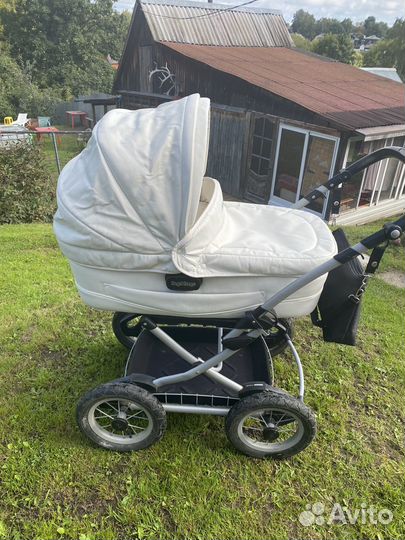 Коляска (с коляской отдам молокоотсос и радионяню)