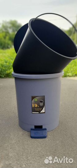 Мусорное ведро с педалью