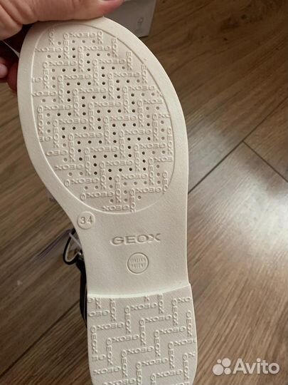 Сандалии для девочки geox