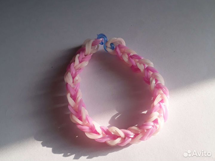 Браслет из резинок
