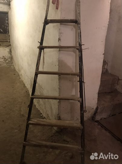 Стремянка металлическая