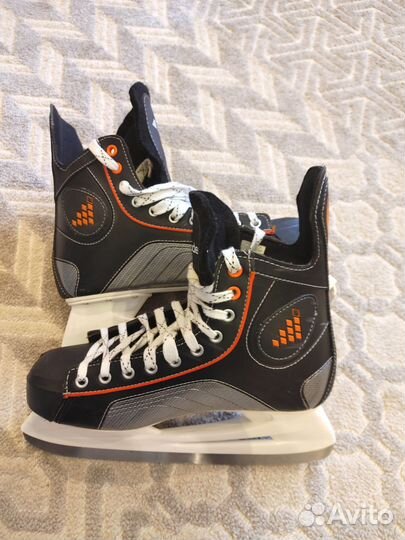 Коньки хоккейные 43 р