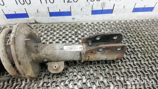 Стойка передняя правая chevrolet captiva 1 (KUK03N