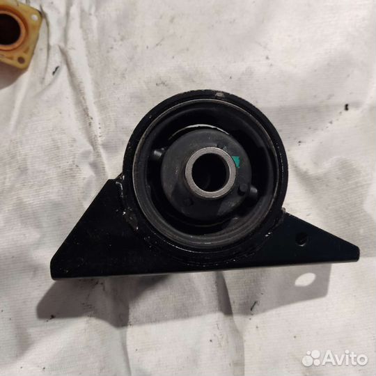 Подушка двигателя mitsubishi