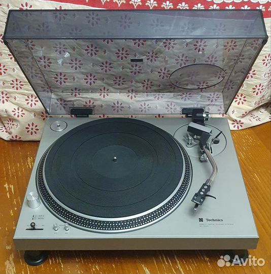 Проигрыватель винила Technics SL - 1200