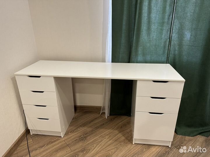 Стол письменный