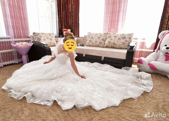 Свадебное платье со шлейфом 46 48