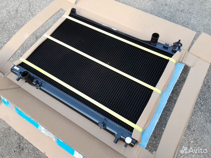 Mazda 929 Радиатор Охлаждения Новый