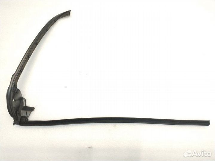 Уплотнитель стекла двери левый Bmw 6-Series E63