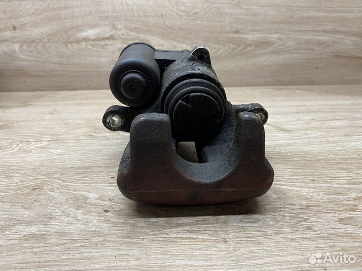 Суппорт задний левый Volkswagen Passat B6 S224