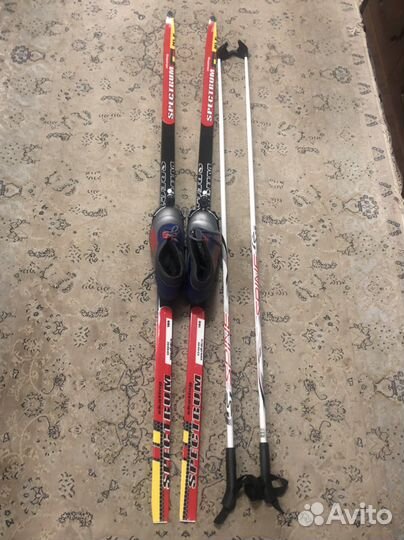 Лыжи,лыжные палки,ботинки