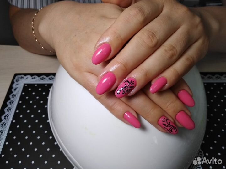 Маникюр, педикюр, наращивание ногтей