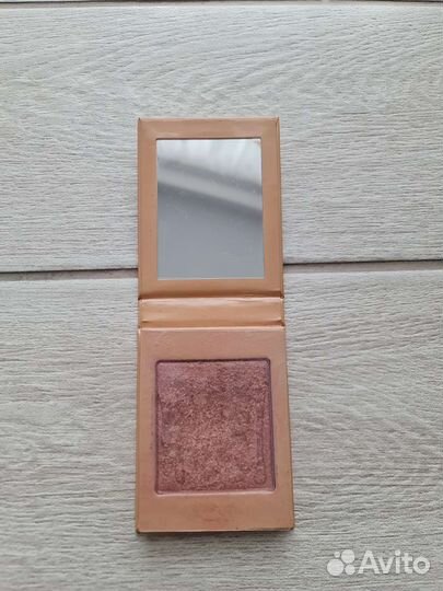 Пудра Kylie Jenner Bronzer Strawberry Shortcake