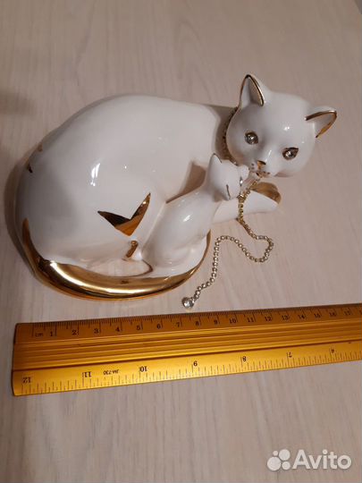 Фигурка фарфор