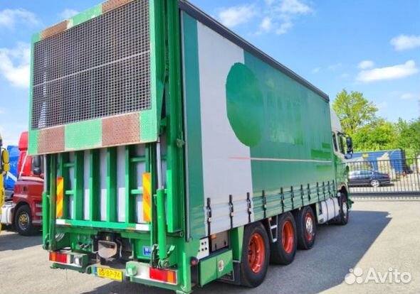 В разборке грузовик DAF,XF 95 2002-2005