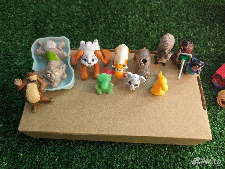 Игрушки из киндера старые и новые разные коллекции